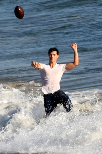  Taylor Lautner's Flippin' Hot 写真 Shoot, Part 2