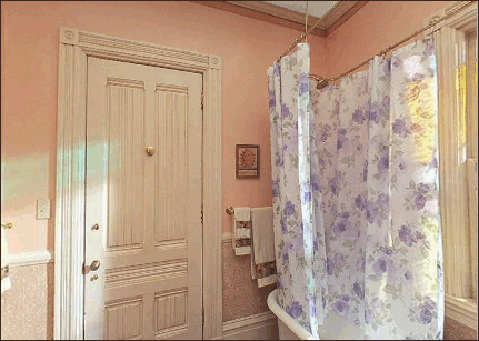  manor;) 厨房 and bathroom;)